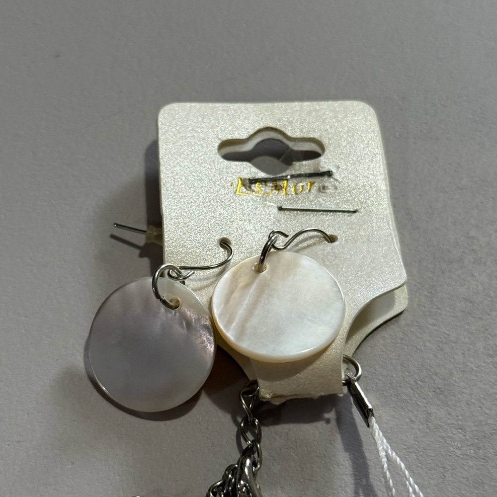 NWT Esmor Elegant Shell and Bead Necklace - Picture 3 of 3